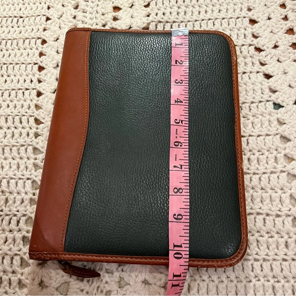 Day-Timer Vintage Green and Brown Leather Zipper Planner/Calendar - Picture 5 of 16
